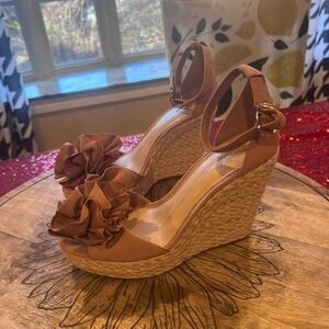Gianni Bini dusty rose pink suede wedges 8 nwot